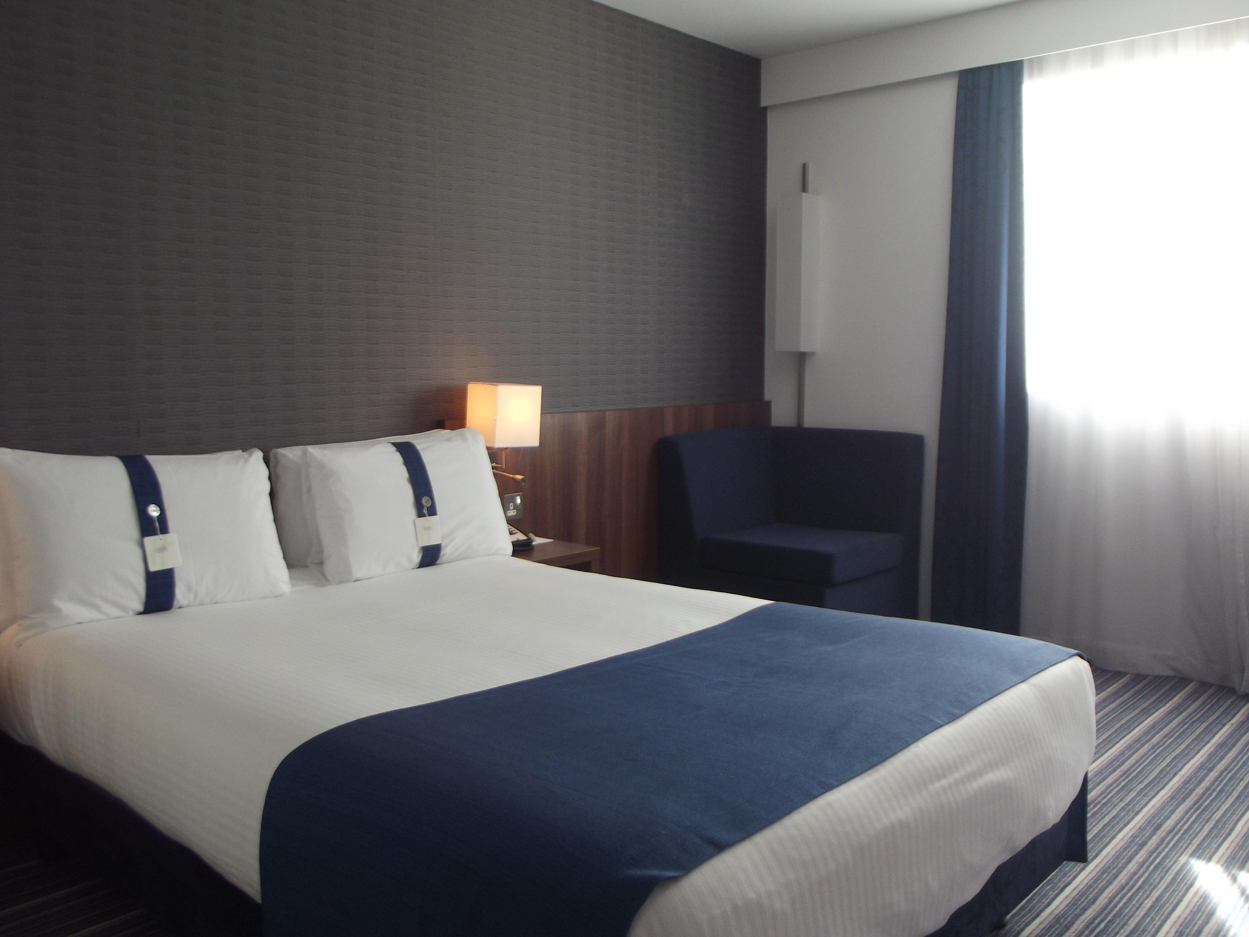 Holiday Inn Express Preston South By Ihg Exterior photo