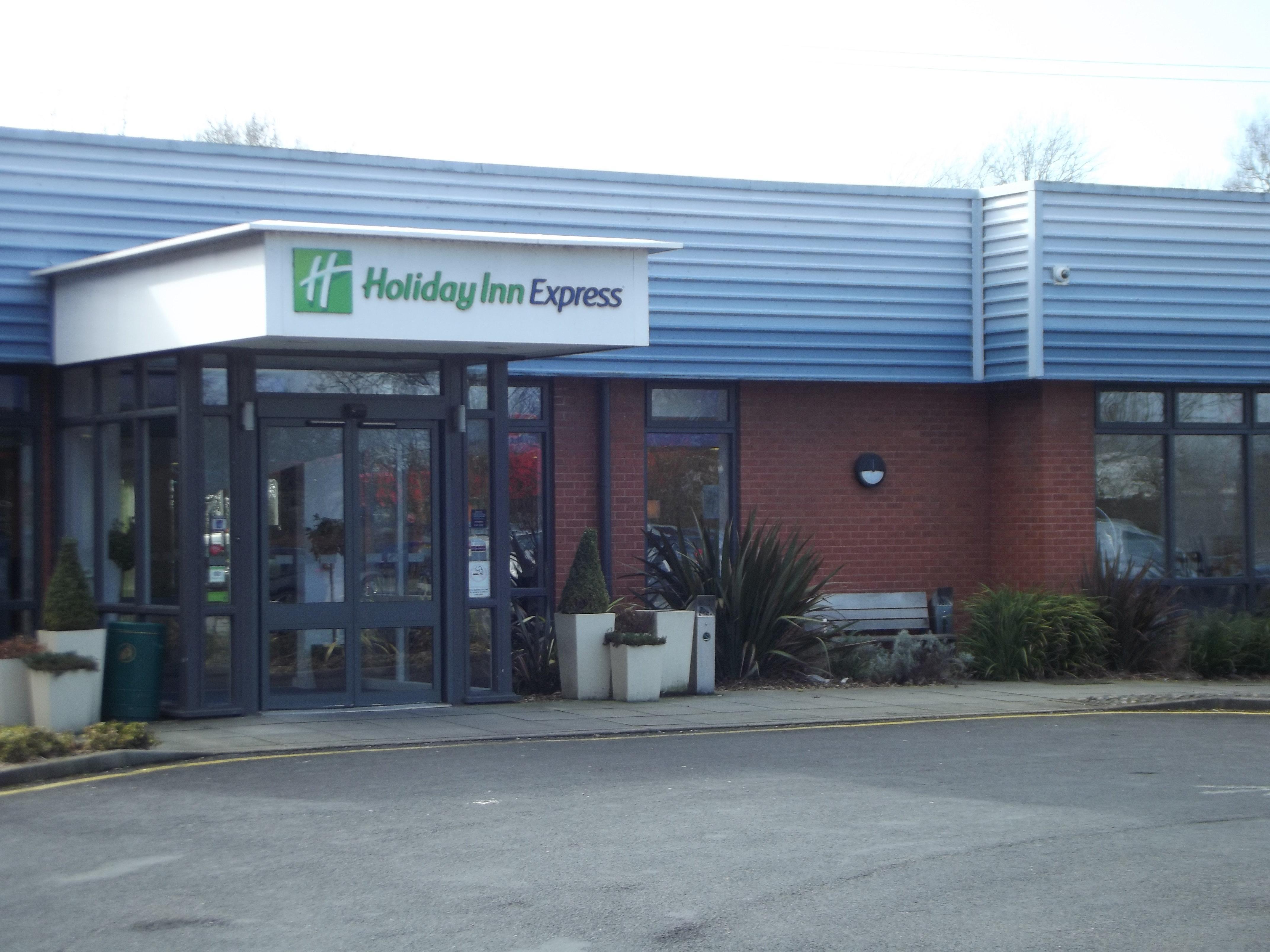 Holiday Inn Express Preston South By Ihg Exterior photo