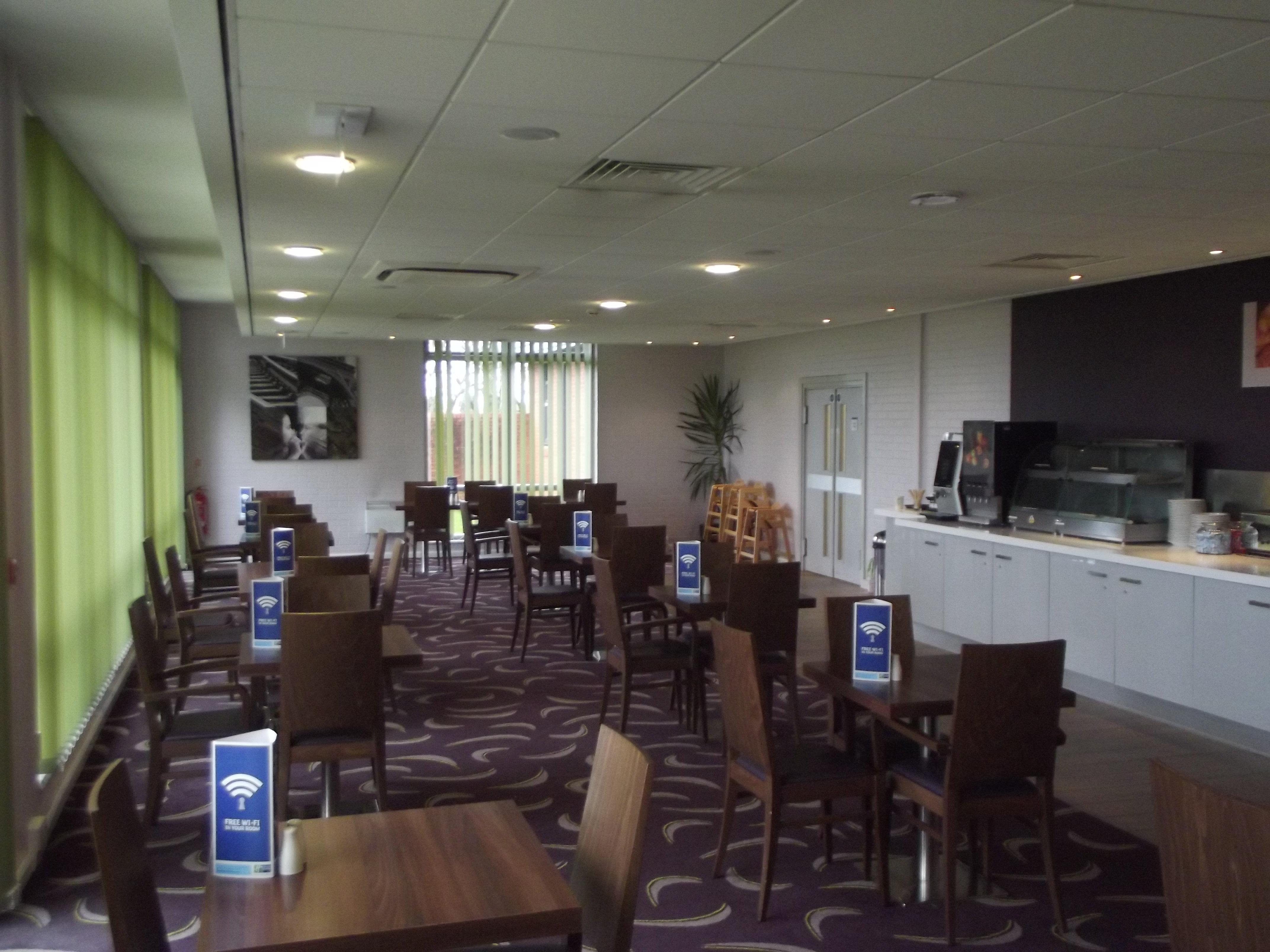 Holiday Inn Express Preston South By Ihg Exterior photo