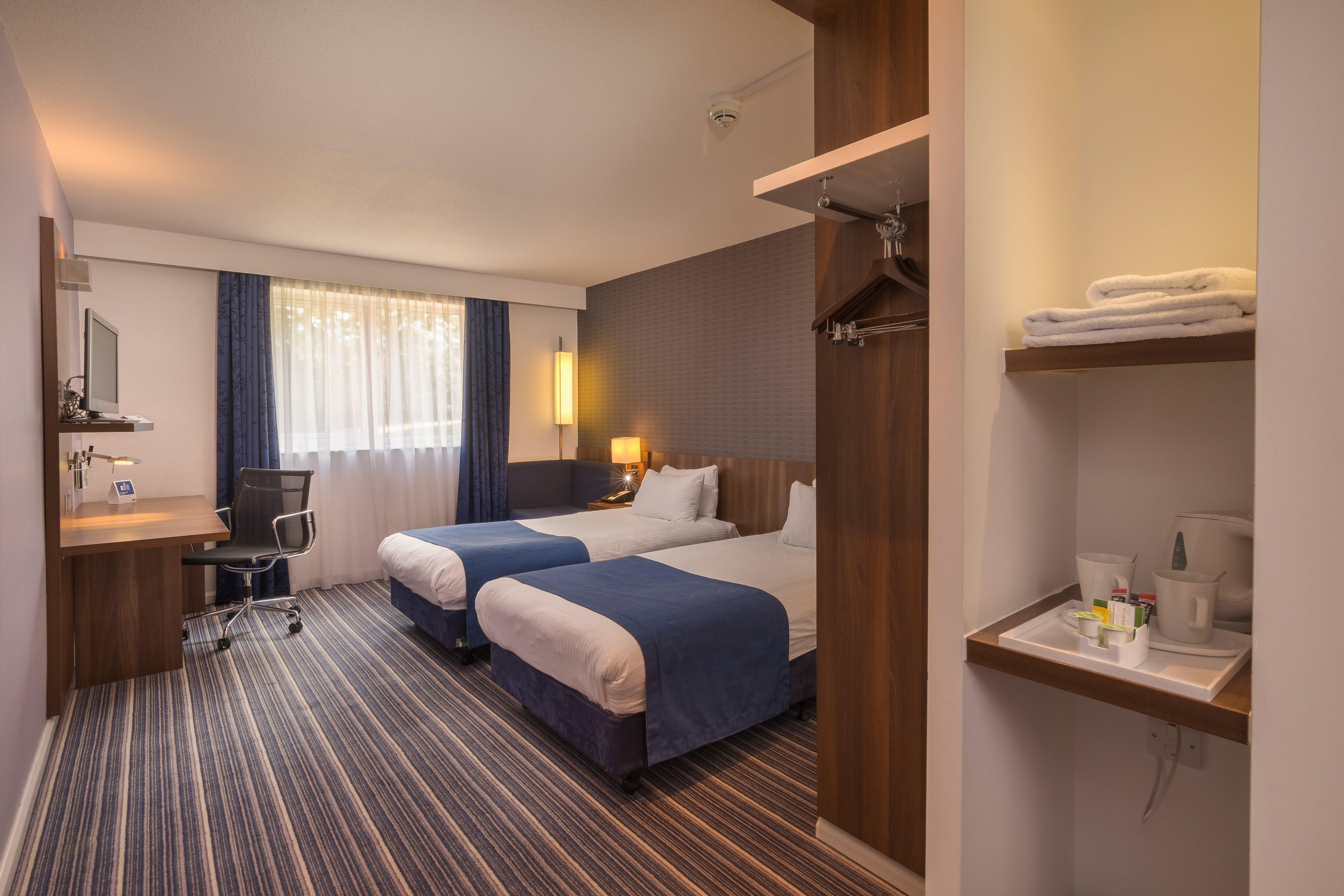Holiday Inn Express Preston South By Ihg Exterior photo
