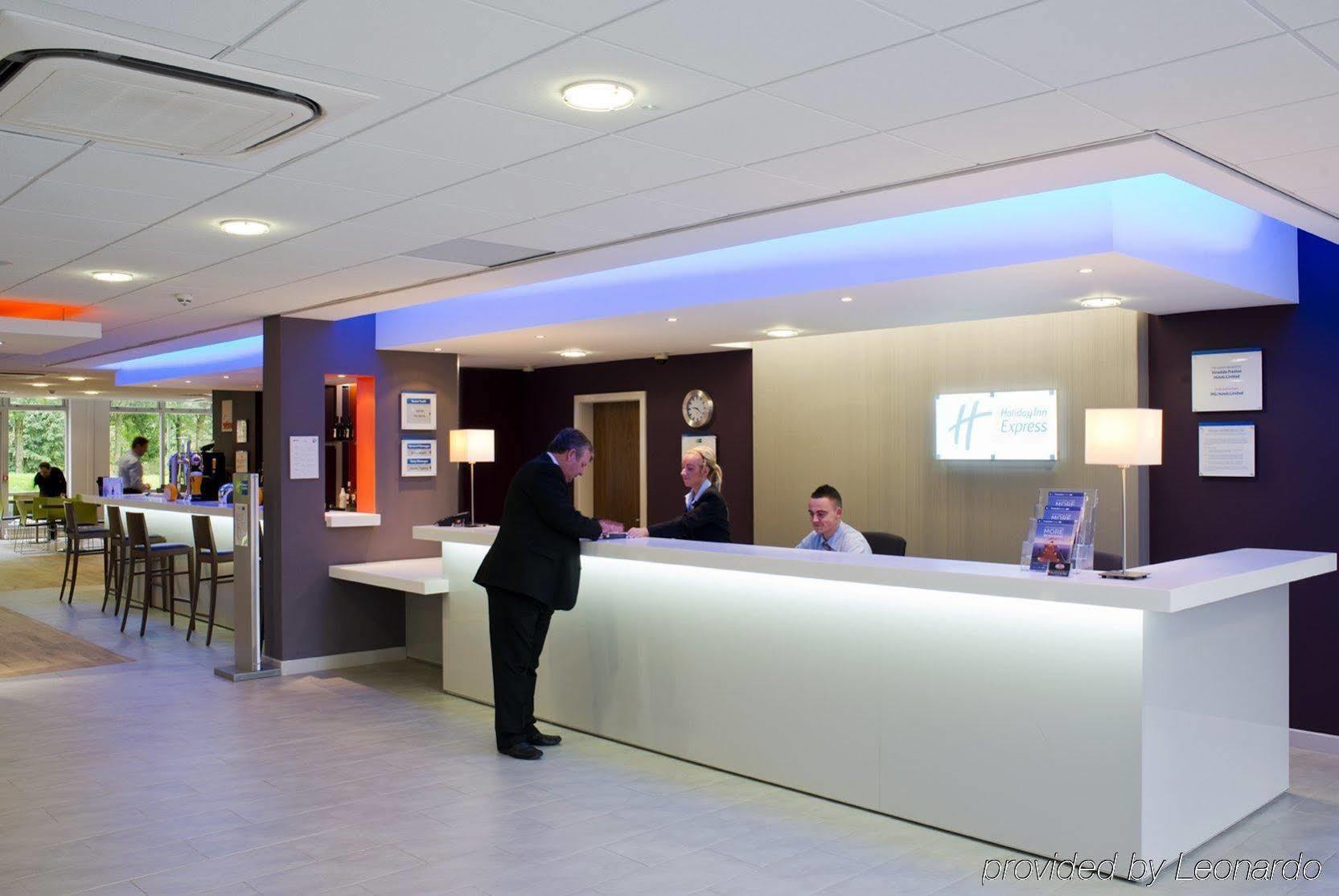 Holiday Inn Express Preston South By Ihg Exterior photo